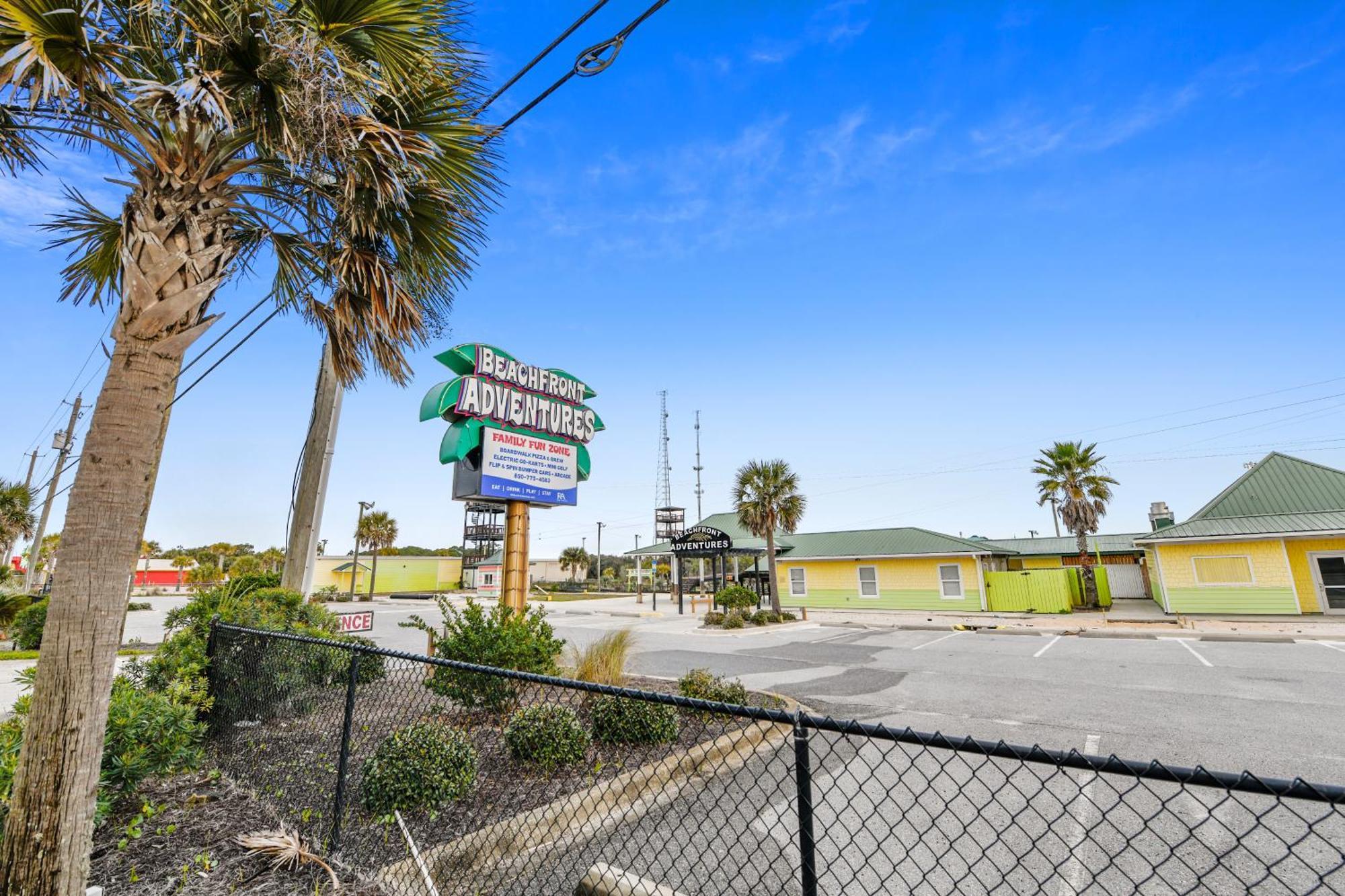 Twin Palms #1605 By Book That Holiday home